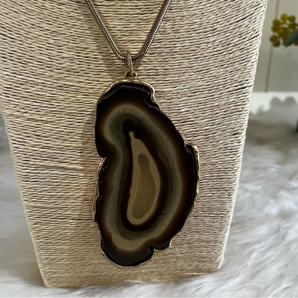 NEW Chico’s Sliced Agate + Gold Floating Pendant Long 20” Necklace Brown Tan NWT - Picture 3 of 16